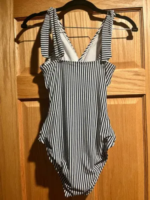 One Piece Bathing Suit Women’s thumbnail 2
