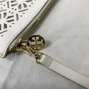 Tory Burch Limited Edition White Geometric Laser Cutout PVC Clutch Wristlet NWOT thumbnail 3