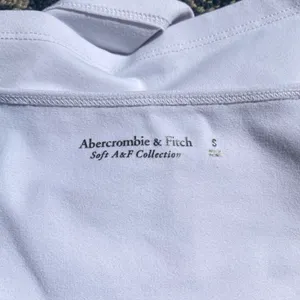 Abercrombie White Tank Top thumbnail 3