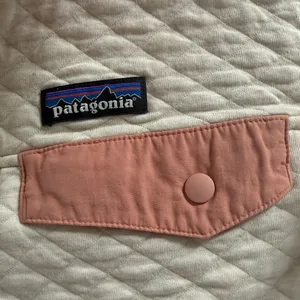 Patagonia Women's Cream and Mauve Organic Cotton Quilt Snap-T Pullover Small thumbnail 7