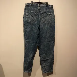 Garage Denim Acid Wash High Waisted 80s Mom Jeans thumbnail 5