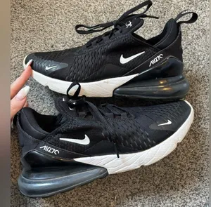 Nike Air Max 270 Shoes thumbnail 1
