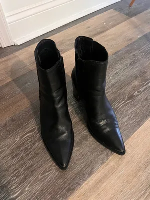 Black Heeled Booties Size 9.5 thumbnail 3