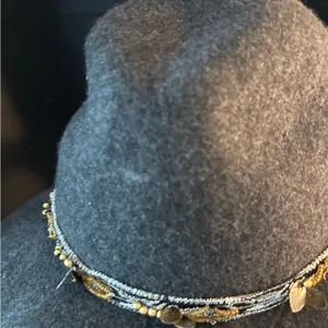 Melrose and Market Gray hat‎ with Gold Accents thumbnail 8