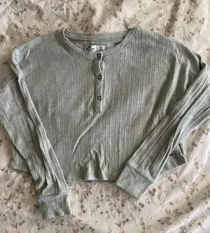 Hollister Light green sweater thumbnail 1