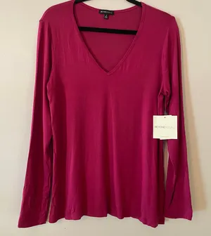 NWT Beyond Yoga Hot Pink Long Sleeve V-neck Loungewear Shirt Women's size Medium thumbnail 1
