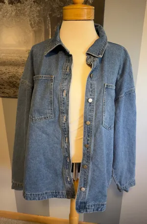 Classic Oversized Blue Denim Jacket Size XL thumbnail 1