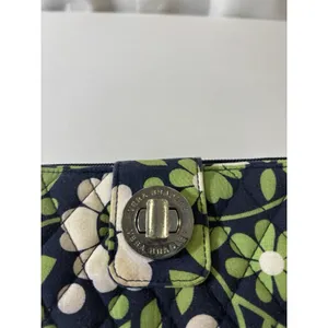 Vera Bradley Turnlock Wallet Rare Discontinued Lucky You‎ Floral Green Pattern thumbnail 2