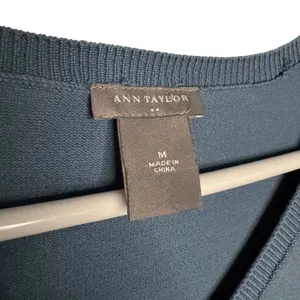 Ann Taylor Blue V-Neck Lightweight Silk Blend Sweater Size M thumbnail 3