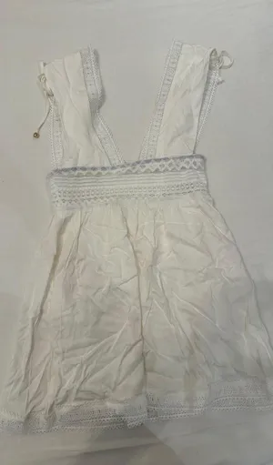 White Dress thumbnail 1