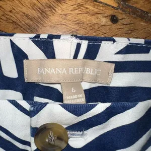 Banana Republic artsy blue & white size 6 business casual slacks thumbnail 2