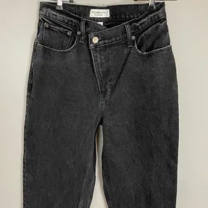 Abercrombie & Fitch Jeans Criss-Cross Waistband The 90s Straight Ultra High Rise thumbnail 4