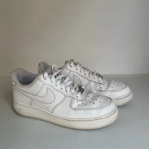 Nike Air Force 1 ’07 White Women’s Size 8 Leather Sneakers DD8959-100 thumbnail 7