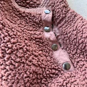 Abercrombie & Fitch small sherpa pullover‎ thumbnail 9