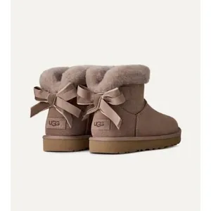 UGG Women Mini Bailey Mixed Bow Caribou Brown Suede Boots Size 8 NWB thumbnail 8