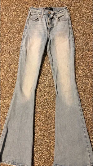 Hollister flare jeans  thumbnail 1