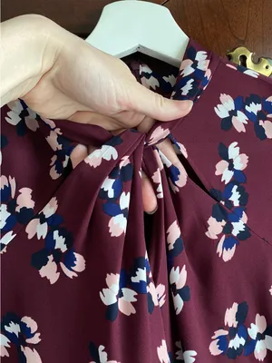 Banana Republic floral dress size 2 Petite thumbnail 4