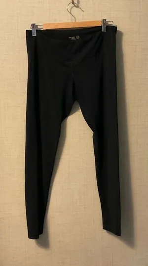 Old Navy Black Activewear Leggings thumbnail 1