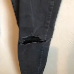 Vans Faded Black Blownout Knees‎ Skinny Jeans thumbnail 6