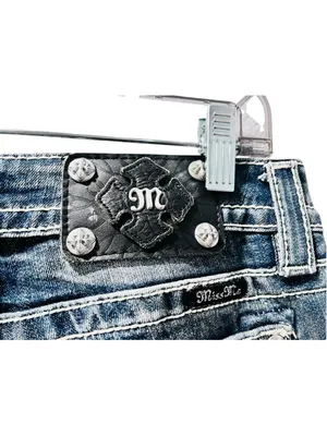 Miss Me Y2K Rhinestone Embroidered Bling Cuffed Capri Pants Size 28 Denim Jeans thumbnail 7