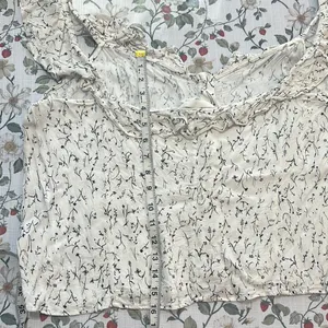 H&M White and black Floral Ruffle trimmed top set piece Size XXL thumbnail 7