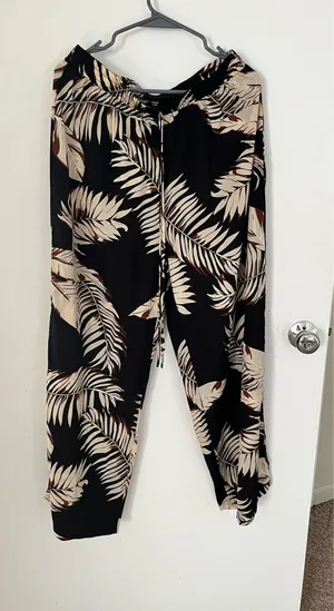 Leaf print pants Black Size XL thumbnail 1