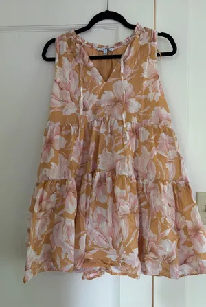 Steve Madden Floral Dress thumbnail 1