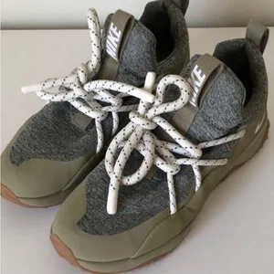 Nike City Loop in Olive Women’s 9 thumbnail 1