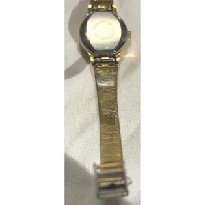 Bulova Ladies Gold‎ Tone Quartz Watch Elegant Dress Style 1981 thumbnail 3