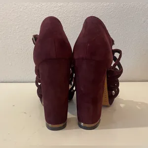 BCBGMaxAzria Women’s Burgundy Strappy Heels‎ Size 6 B thumbnail 5