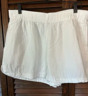 Old Navy White Elastic-Waist Cotton Shorts thumbnail 1