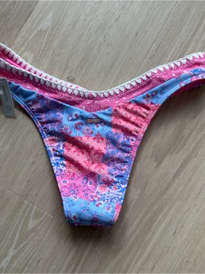 NWT Hollister Pink Patchwork Coupe Cheekiest Bikini Bottoms thumbnail 8