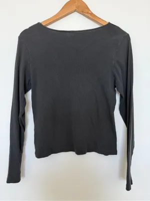 Levi's Black Long-Sleeve Crewneck Top with red Logo Patch thumbnail 4