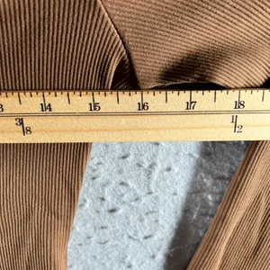 1297 |‎ NWT Halara Ribbed Mock Neck Long Sleeve Bodysuit Brown Womens XS thumbnail 3