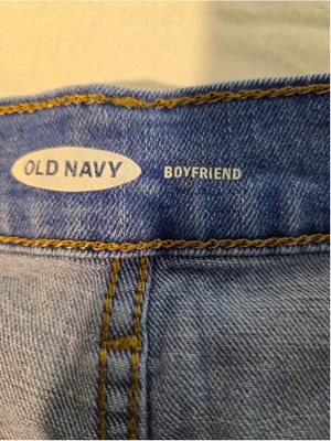 Old Navy Women’s 12 Boyfriend Denim Shorts Blue Cuffed High Rise thumbnail 4