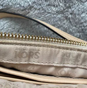 Michael Kors Small Purse thumbnail 5