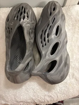 Adidas Foam Rubber Shoes Sz9 Gray Size 9 thumbnail 5