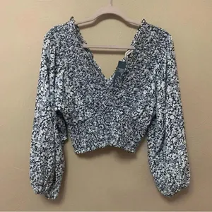 Abercrombie & Fitch Smocked Long Sleeve Blouse Size Medium NWT New thumbnail 2