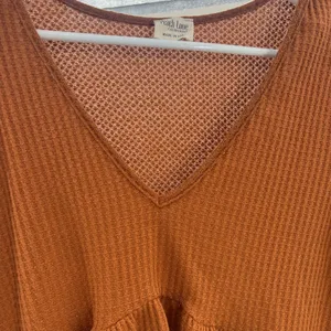 Peach Love California high low bell sleeve waffle knit ruffle flare rust S flowy thumbnail 4