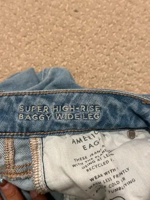 American Eagle Outfitters High-Rise Baggy Jeans thumbnail 3