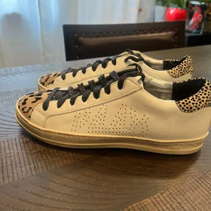 P448 John sneakers white/ leopard print 7.5 women thumbnail 3