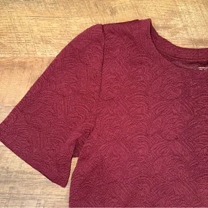 Loft Women's Jacquered Floral Patterned Short-sleeve Burgundy Crewneck Top thumbnail 2