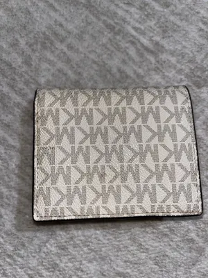 Michael Kors Wallet thumbnail 2