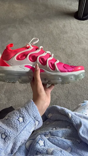 Nike Women's Air VaporMax Plus 'Pink Blast' thumbnail 6
