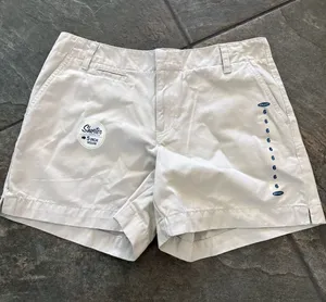 Old Navy Women’s Khaki Low Waist Chino 5” Inseam Shorts 6 NEW thumbnail 1