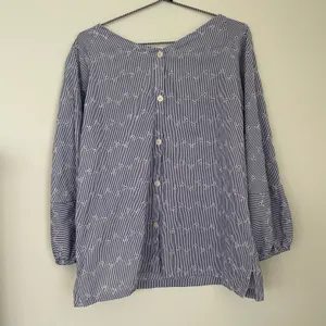 LOFT blue and white striped eyelet blouse Sz Medium thumbnail 2