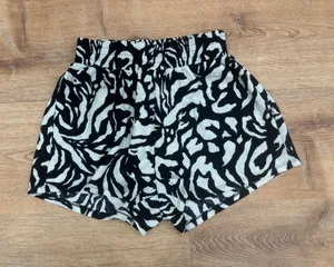 Primark Shorts White thumbnail 1