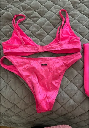 Triangl Bikini Set Swimsuit pink s thumbnail 3