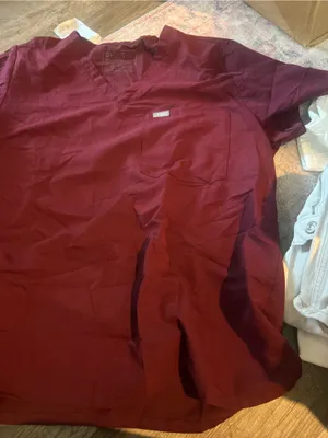 Figs xxl burgundy top thumbnail 6