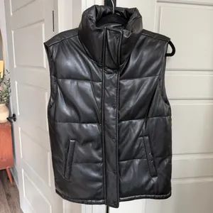Abercrombie & Fitch Vegan Leather Puffer Vest thumbnail 2